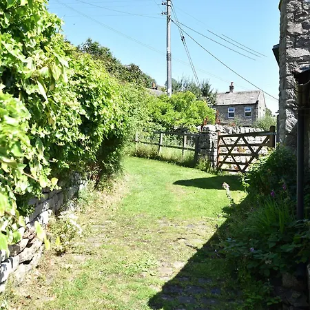 1 Bed In Richmond 44401 Feriehus